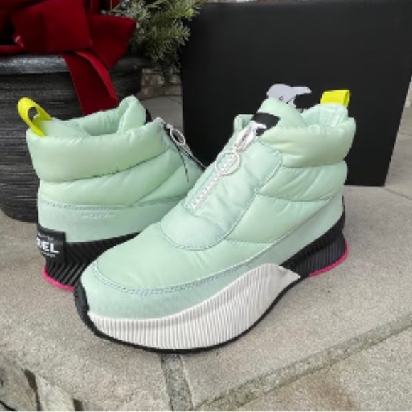 Sorel Women's Out 'N About Puffy Zip Waterproof Boot - Picture 4 of 14